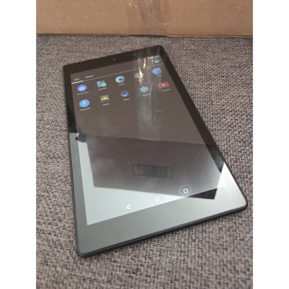 Amazon Fire HD 8 (8th Generation) 16 GB, Wi-Fi, 8 in - Black (without Special... - Picture 1 of 3